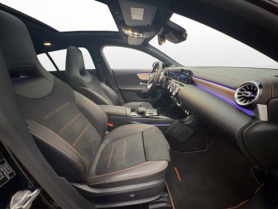 Mercedes-Benz CLA250 10 of 30