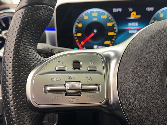 Mercedes-Benz CLA250 27 of 30