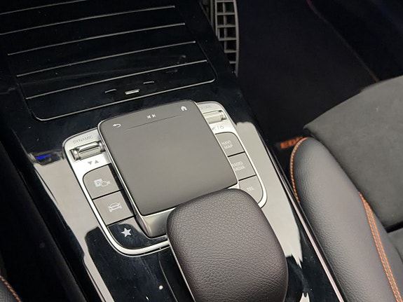Mercedes-Benz CLA250 25 of 30