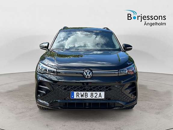 Volkswagen Tiguan 4 of 9
