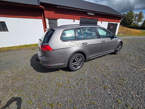 Volkswagen Golf VII 5 of 9