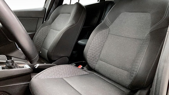 Renault Clio 8 of 12