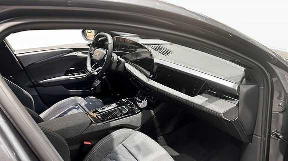 Audi A6 e-tron 10 of 15