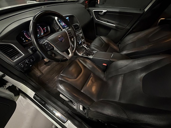 Volvo XC60 9 of 18