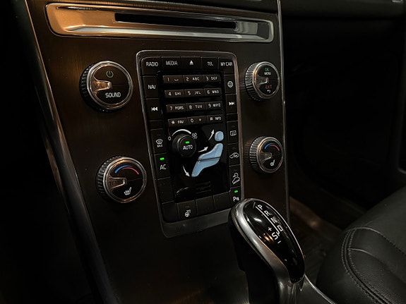 Volvo XC60 13 of 18
