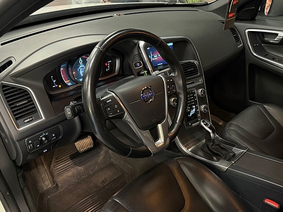 Volvo XC60 8 of 18