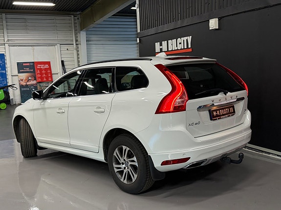 Volvo XC60 3 of 18