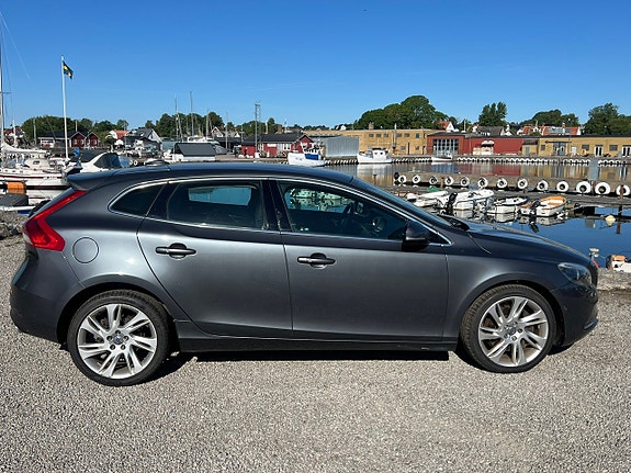 Volvo V40 22 of 25