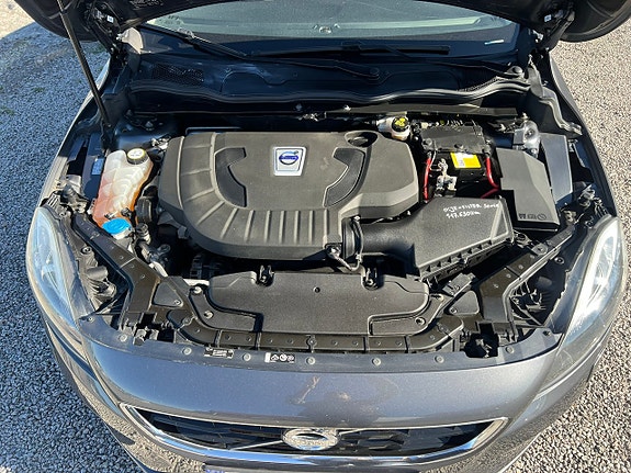 Volvo V40 11 of 25