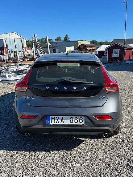 Volvo V40 20 of 25