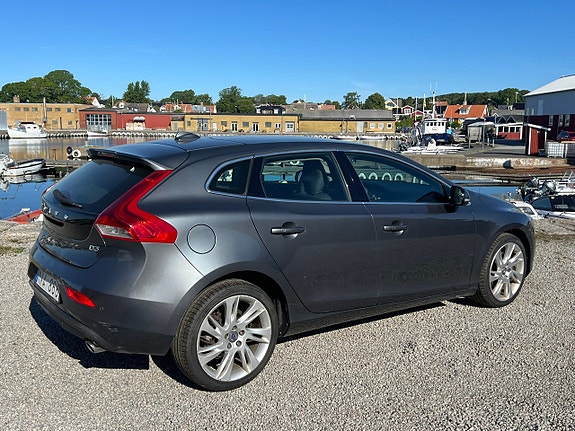 Volvo V40 21 of 25