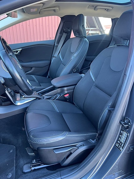 Volvo V40 24 of 25
