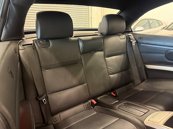 BMW 330d 13 of 14
