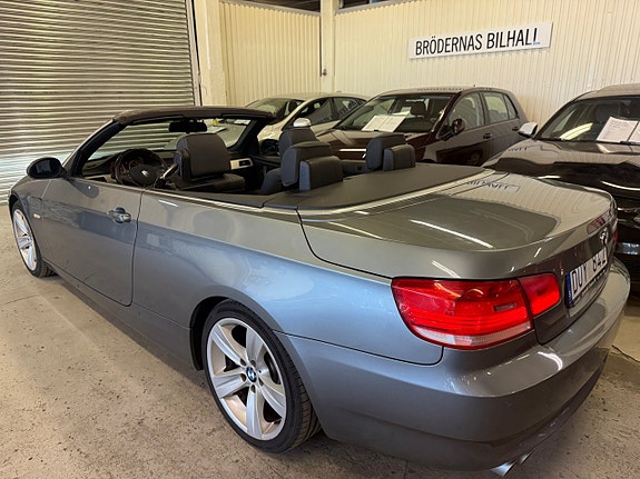 BMW 330d 2 of 14