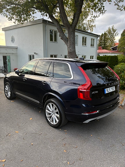 Volvo XC90 4 of 15