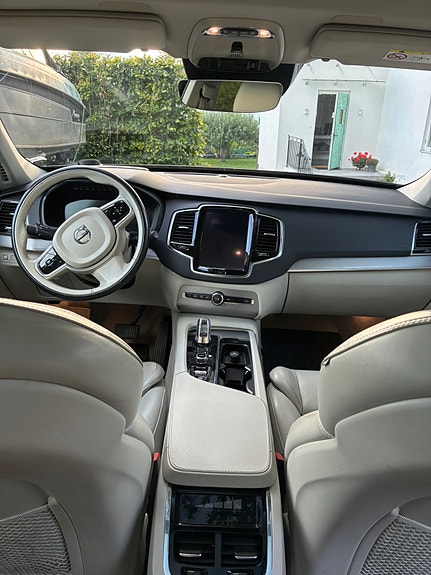 Volvo XC90 15 of 15