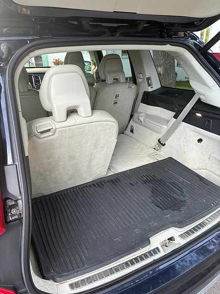 Volvo XC90 11 of 15