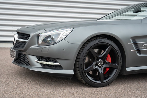 Mercedes-Benz SL500 3 of 30