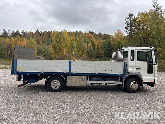 Lastbil Volvo FL180 med bakgavellyft 6 of 6