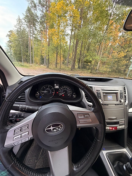 Subaru Legacy 10 of 12