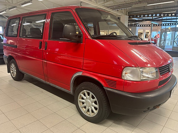 Volkswagen Caravelle 2 of 4