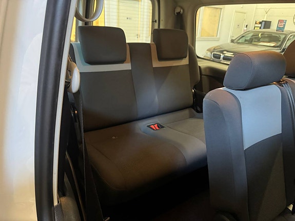 Volkswagen Caddy Maxi 17 of 19