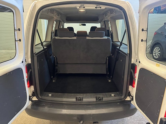 Volkswagen Caddy Maxi 18 of 19