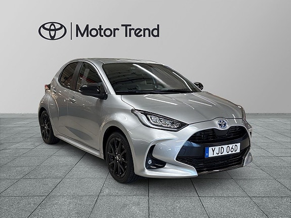 Toyota Yaris 7 of 17