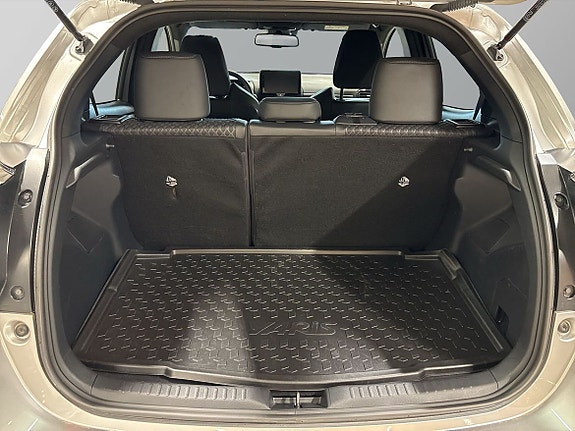 Toyota Yaris 12 of 17