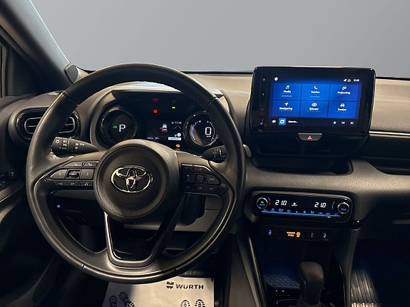 Toyota Yaris 11 of 17