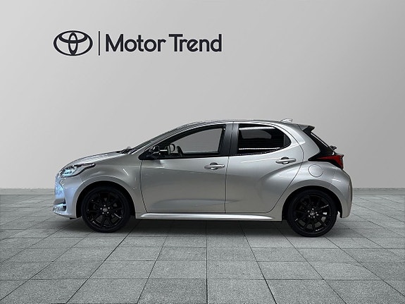 Toyota Yaris 4 of 17