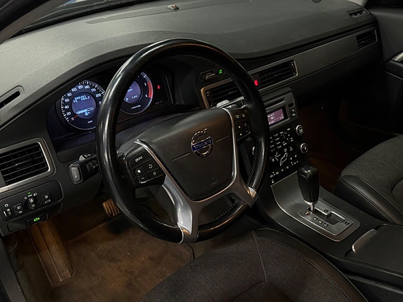 Volvo XC70 8 of 12