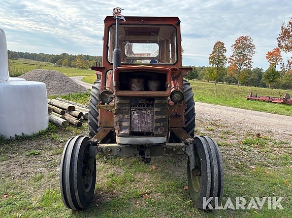 Traktor Massey Ferguson 178 med huggarvagn 2 of 6