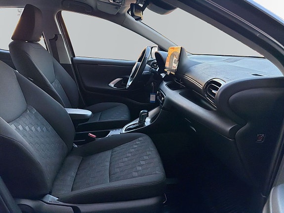 Toyota Yaris 6 of 13