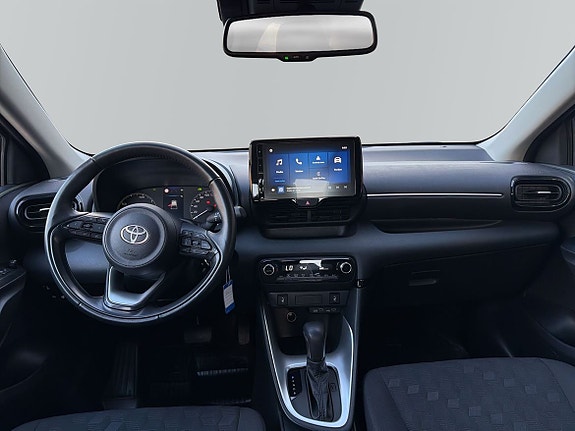 Toyota Yaris 8 of 13