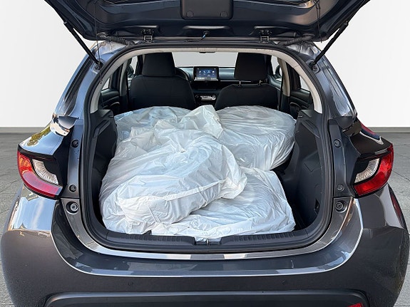 Toyota Yaris 10 of 13