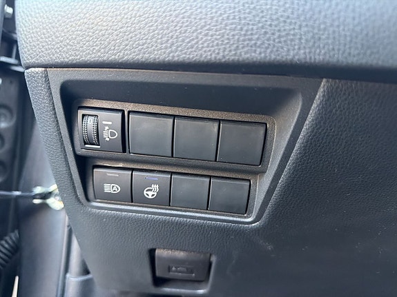 Toyota Yaris 11 of 13