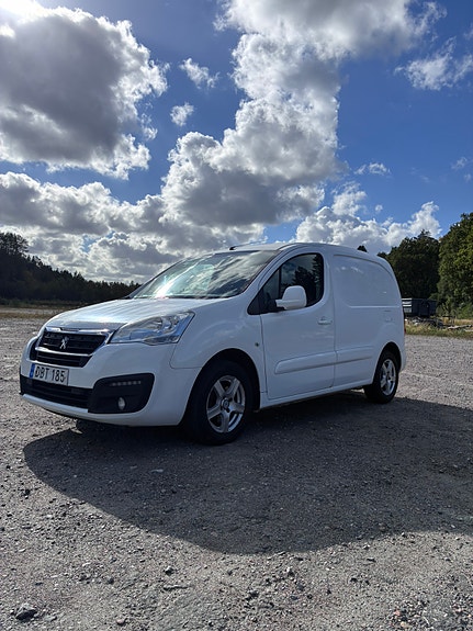 Peugeot Partner 2 of 5