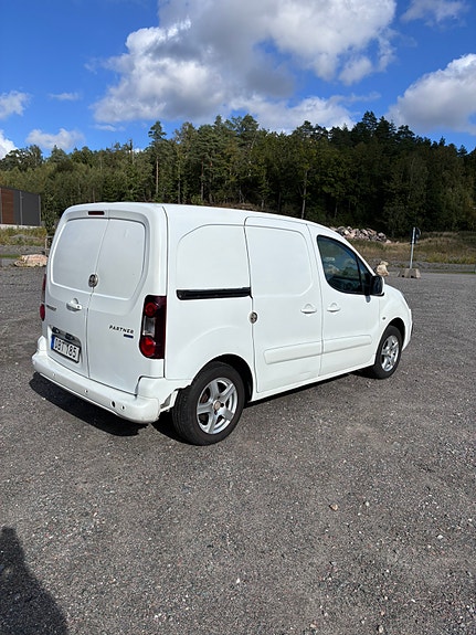 Peugeot Partner 3 of 5