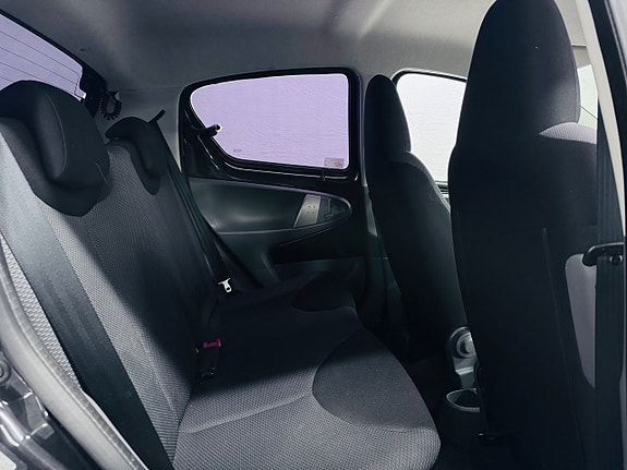 Toyota Aygo 7 of 14
