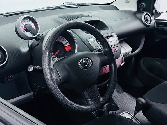 Toyota Aygo 8 of 14