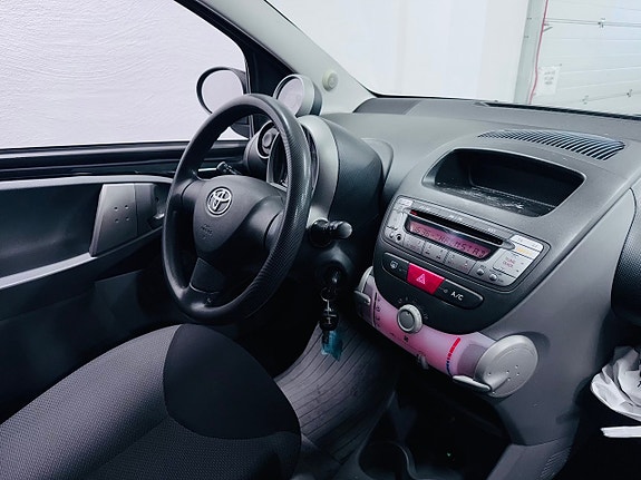 Toyota Aygo 5 of 14