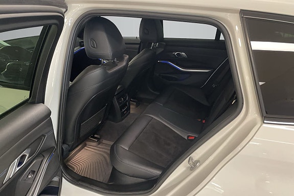 BMW 320 11 of 18