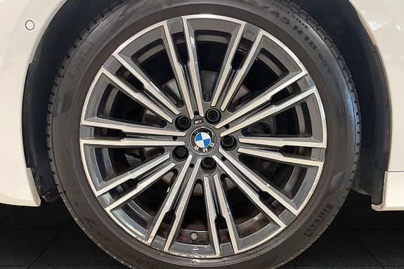 BMW 320 8 of 18