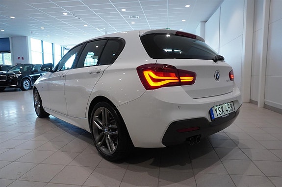 BMW 120i 4 of 13