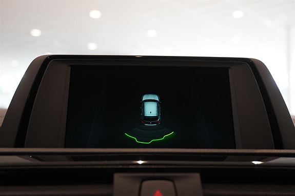 BMW 120i 8 of 13