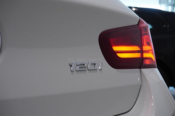 BMW 120i 12 of 13