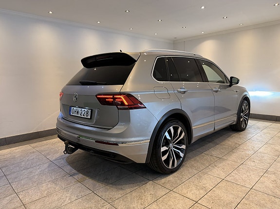 Volkswagen Tiguan 3 of 21