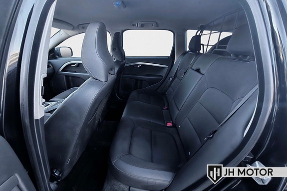 Volvo XC70 12 of 18