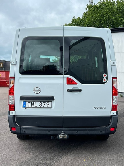 Nissan NV400 7 of 23